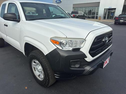 2017 Toyota Tacoma SR