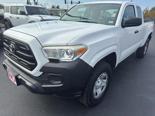2017 Toyota Tacoma SR