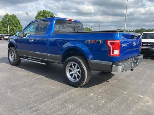 LIGHTNING BLUE 2017 Ford F-150 XLT