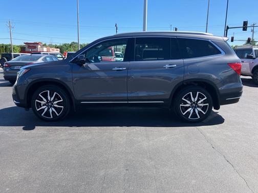 Modern Steel Metallic 2022 Honda Pilot Touring 8-Passenger