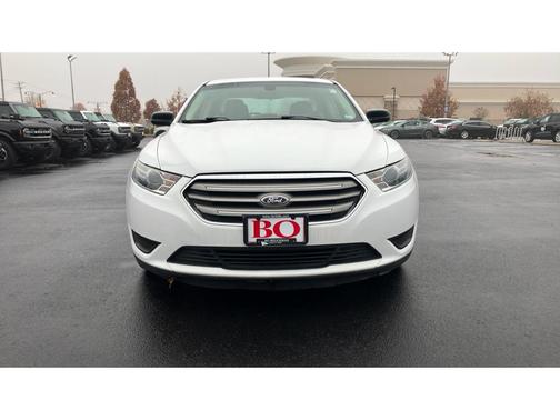 2016 Ford Taurus SE