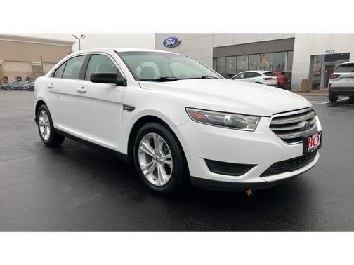 2016 Ford Taurus SE