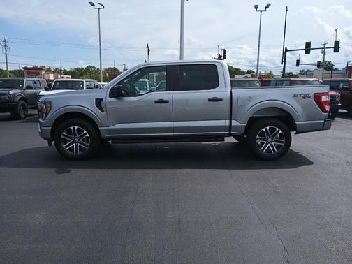 ICONIC SILVER METALLIC 2023 Ford F-150 XL