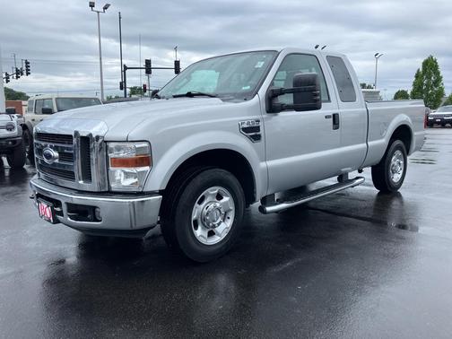 Ingot Silver Metallic 2010 Ford F-250 XLT Super Duty SuperCab
