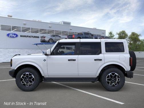 Oxford White 2026 Ford Bronco Outer Banks