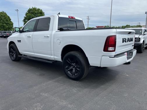 Bright White Clearcoat 2018 RAM 1500 Night Crew Cab 4x4 5'7' Box