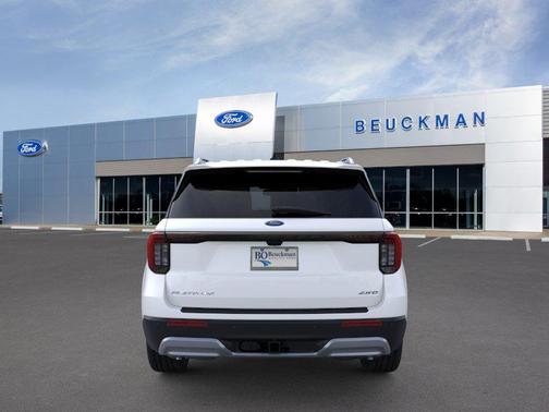 Star White Metallic Tri-Coat 2026 Ford Explorer Platinum