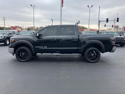 2019 Nissan Titan SV