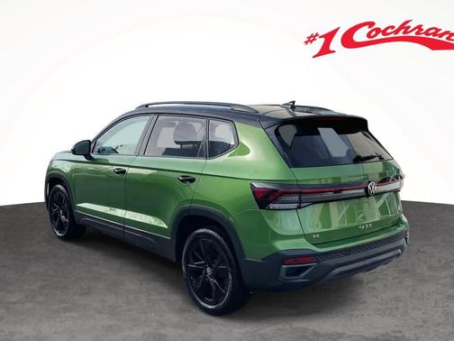 2025 Volkswagen Taos 1.5T SE Black