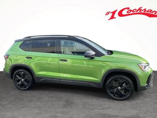 2025 Volkswagen Taos 1.5T SE Black