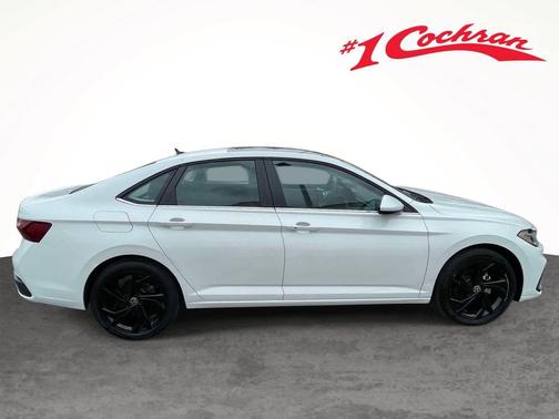 Opal White Pearl 2025 Volkswagen Jetta 1.5T SE