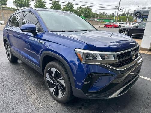 Dusk Blue Metallic 2024 Volkswagen Taos 1.5T SE