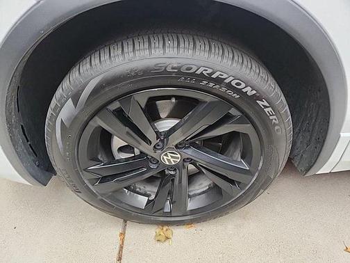 2024 Volkswagen Tiguan 2.0T SE R-Line Black 4MOTION