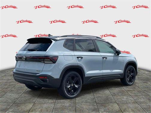 2025 Volkswagen Taos 1.5T SE Black