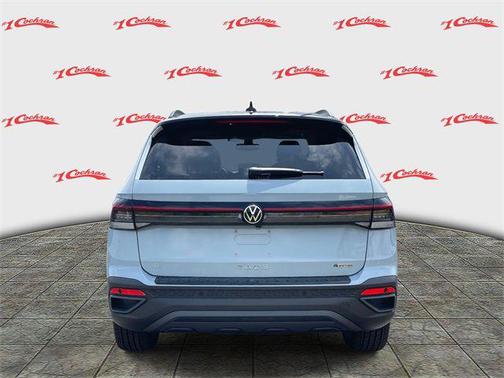 2025 Volkswagen Taos 1.5T SE Black