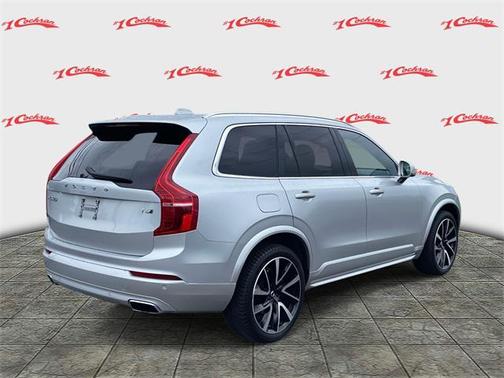 2020 Volvo XC90 T6 Momentum