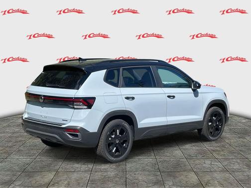 2025 Volkswagen Taos 1.5T SE Black