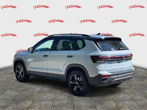 2025 Volkswagen Taos 1.5T SE Black