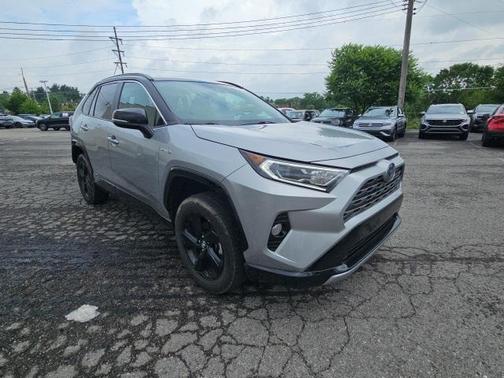 2020 Toyota RAV4 Hybrid SE