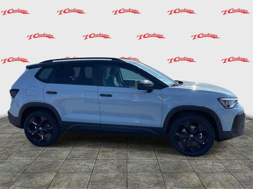 2025 Volkswagen Taos 1.5T SE Black