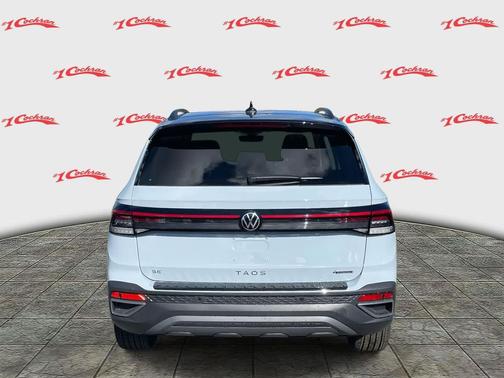 2025 Volkswagen Taos 1.5T SE Black