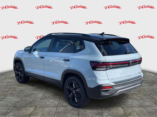 2025 Volkswagen Taos 1.5T SE Black