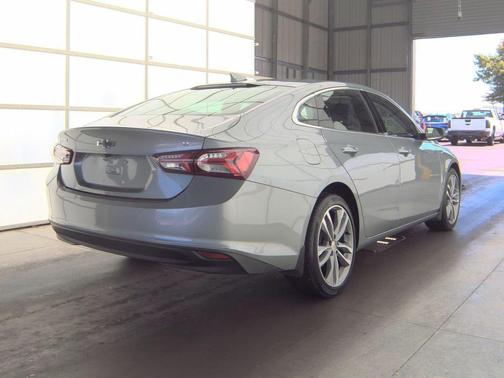 Sterling Gray Metallic 2023 Chevrolet Malibu FWD 2LT