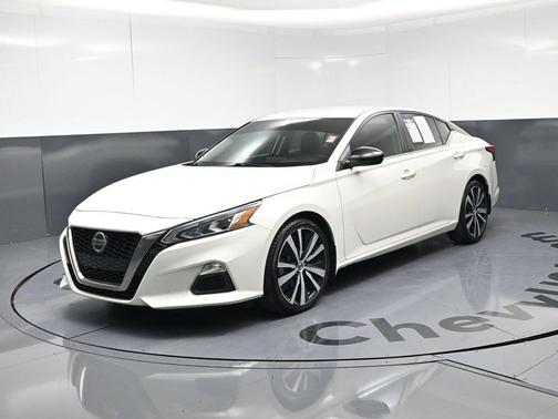 Pearl White Tricoat 2020 Nissan Altima SR FWD