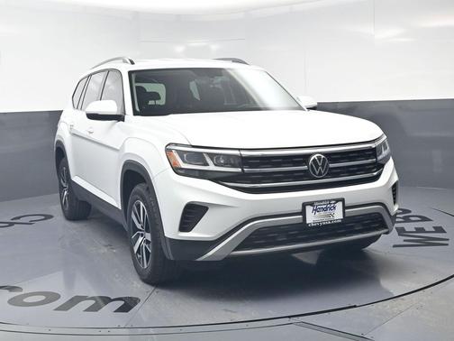 Pure White 2021 Volkswagen Atlas 2.0T SE