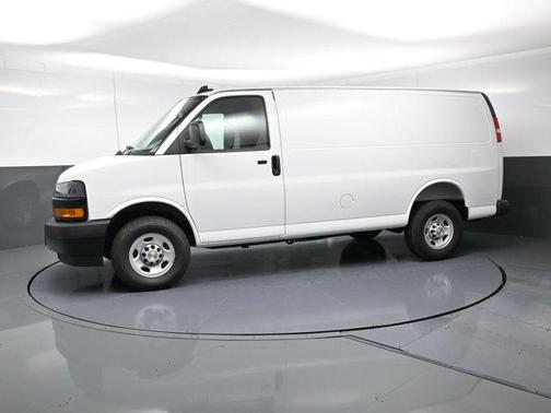 2025 Chevrolet Express 2500 RWD 2500 Regular Wheelbase WT