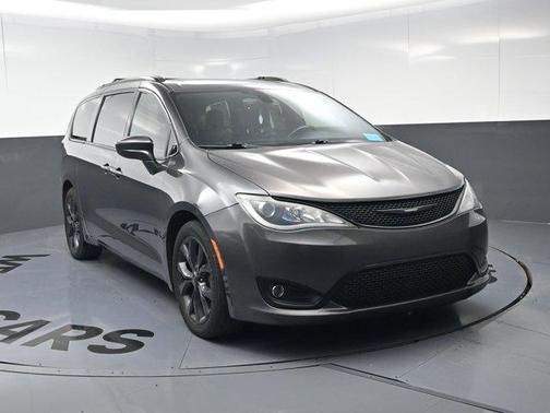 2018 Chrysler Pacifica Touring-L Plus