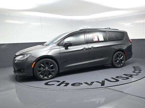 2018 Chrysler Pacifica Touring-L Plus