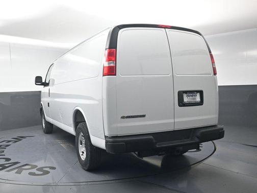 Summit White 2026 Chevrolet Express 2500 2500 Extended Wheelbase, WT, RWD