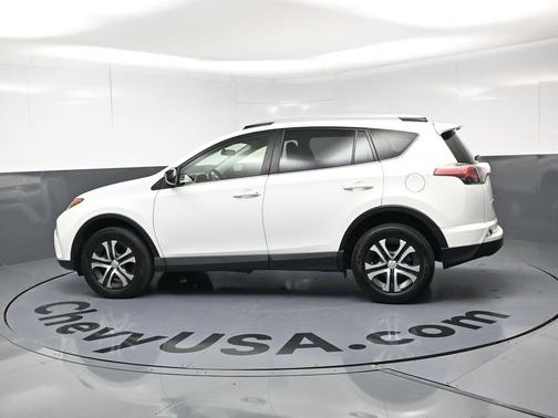 Super White 2016 Toyota RAV4 LE