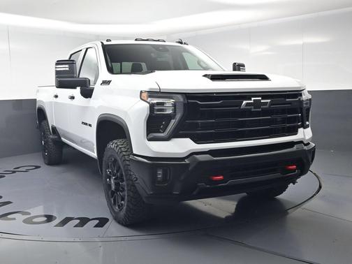 Summit White 2026 Chevrolet Silverado 2500 LT