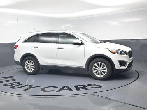 Snow White Pearl 2016 Kia Sorento LX