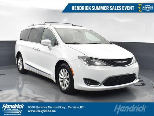 2018 Chrysler Pacifica Touring-L