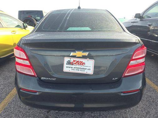 2020 Chevrolet Sonic FWD Sedan LT