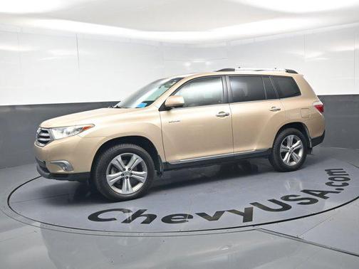 Sandy Beach Metallic 2013 Toyota Highlander Limited