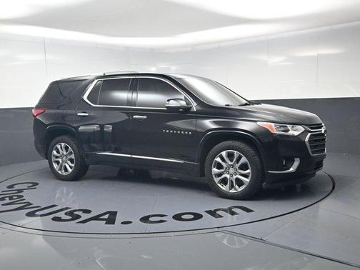 Mosaic Black Metallic 2021 Chevrolet Traverse Premier