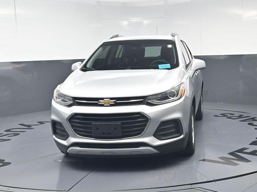 Silver Ice Metallic 2018 Chevrolet Trax LT