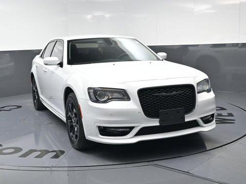 2023 Chrysler 300 Touring