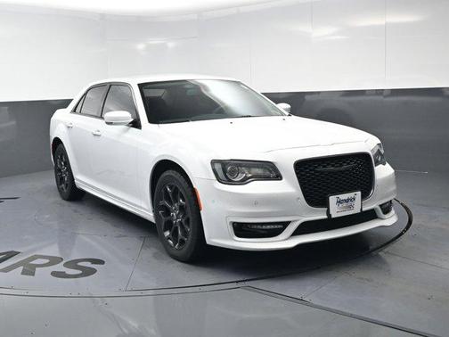 2023 Chrysler 300 Touring