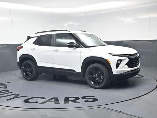 Summit White 2026 Chevrolet Trailblazer LT