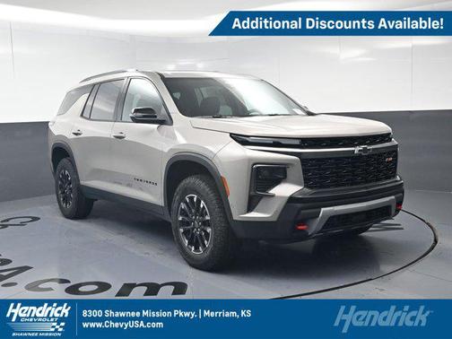 Sandstone Gray 2026 Chevrolet Traverse AWD Z71