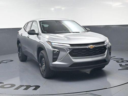 Sterling Gray Metallic 2026 Chevrolet Trax LS