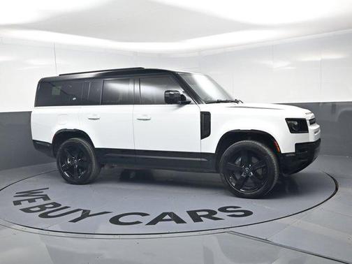 2024 Land Rover Defender 130 P400 X-Dynamic SE