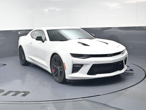 Summit White 2018 Chevrolet Camaro 2SS