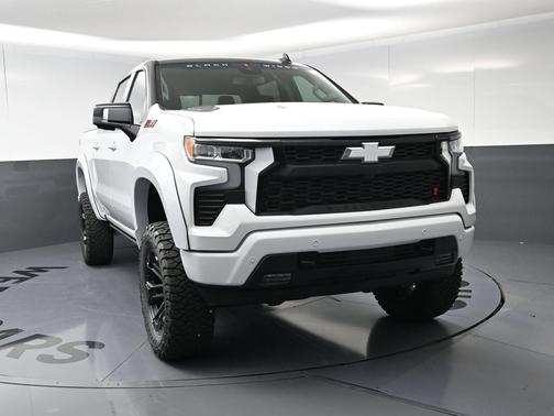 Summit White 2026 Chevrolet Silverado 1500 RST