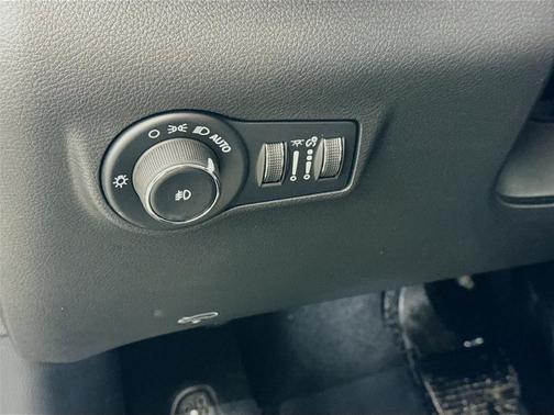 Diamond Black Crystal Pearl-Coat Exterior Paint 2026 Jeep Compass Latitude
